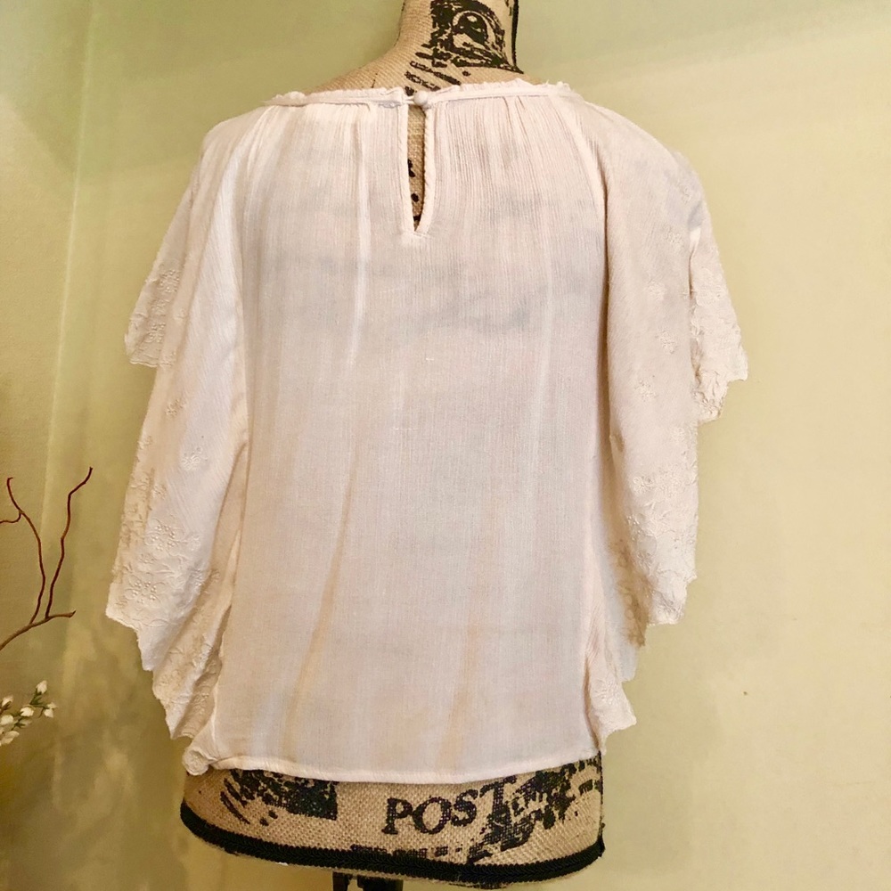 ~Altar’d State~ cream/tan flowy top w/ lace design - Picture 4 of 4